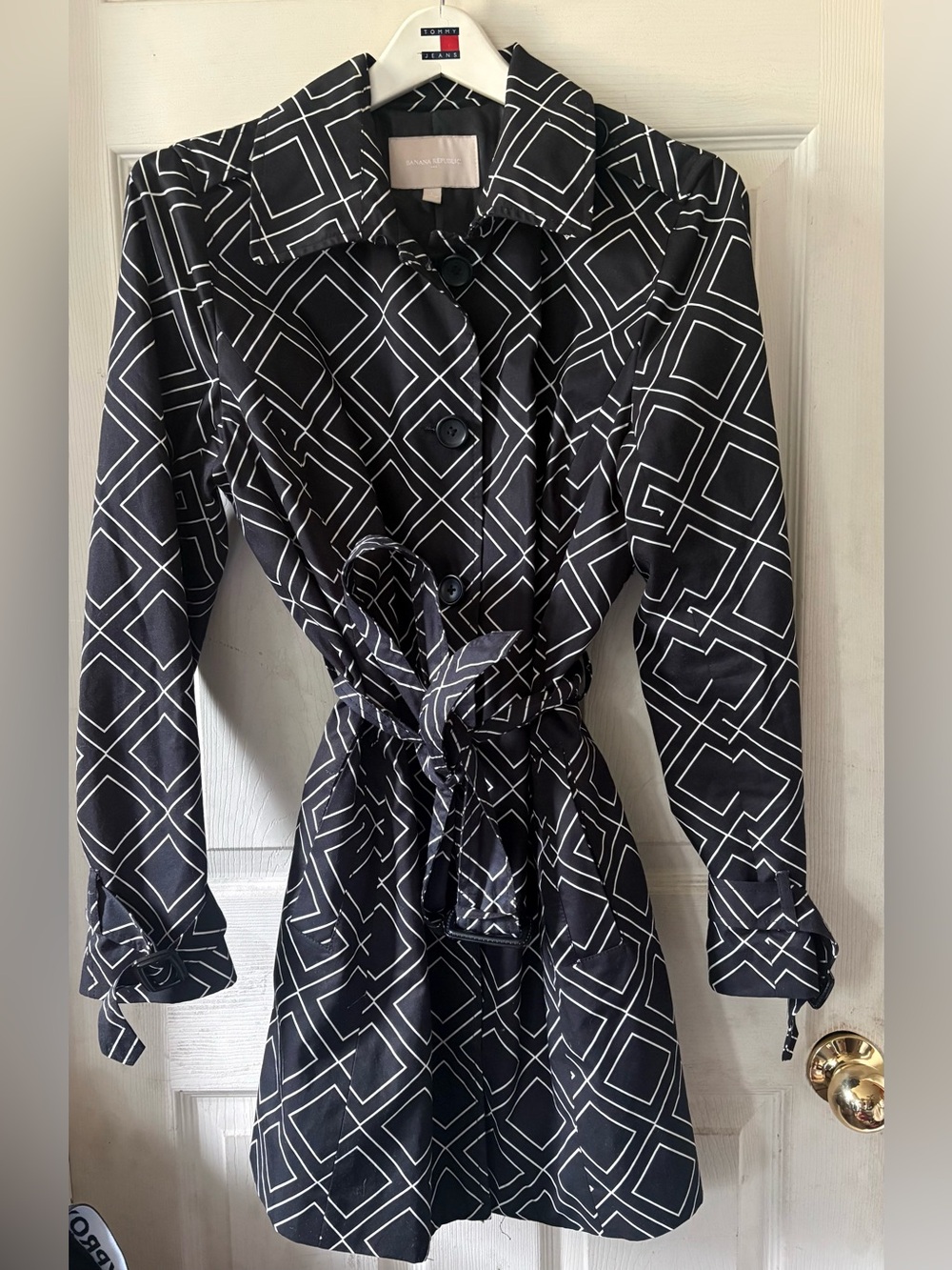 Banana Republic Factory Black and White Geometric Tie-Waist Trench L-33 PP-19